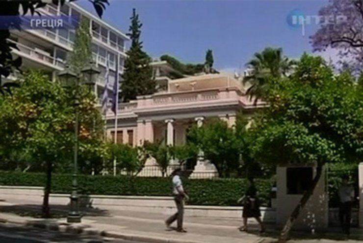 Премьер-министр Греции призвал народ жить как можно скромнее