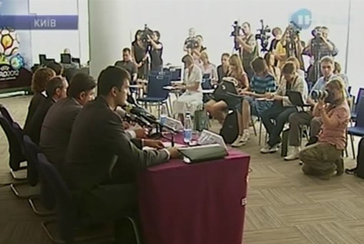 УЕФА ищет волонтеров для Евро-2012