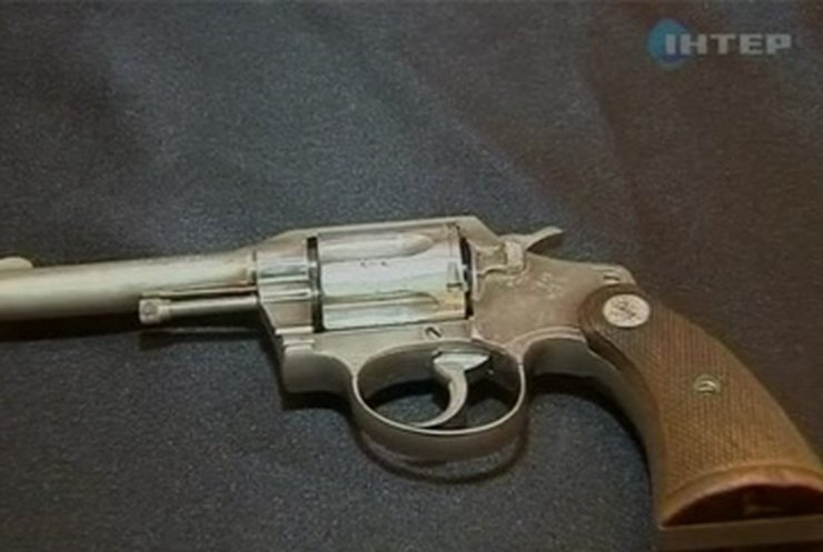 На аукционе продадут револьвер Аль-Капоне