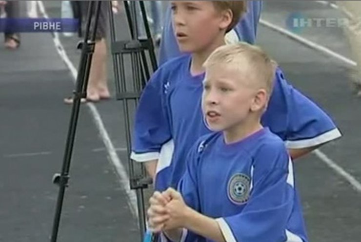 В Ровно проводят детский футбольный турнир "Будущие чемпионы"