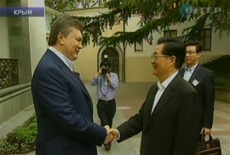Глава КНР начал свой визит в Украину