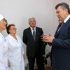 Янукович надеется на терпение медиков, а Тимошенко - на их поддержку