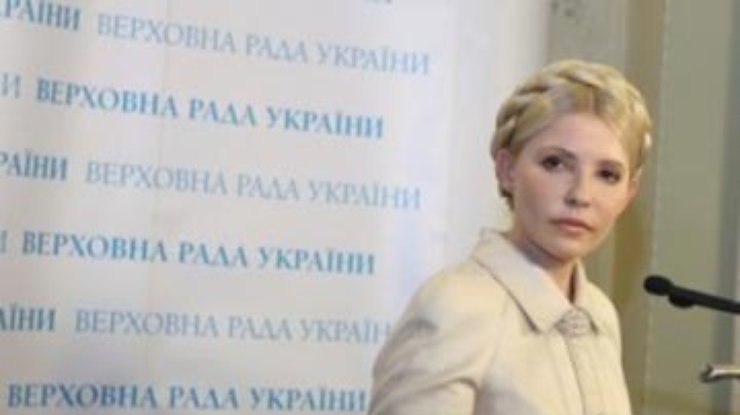 Азаров не намерен возвращать долги Тимошенко перед Россией