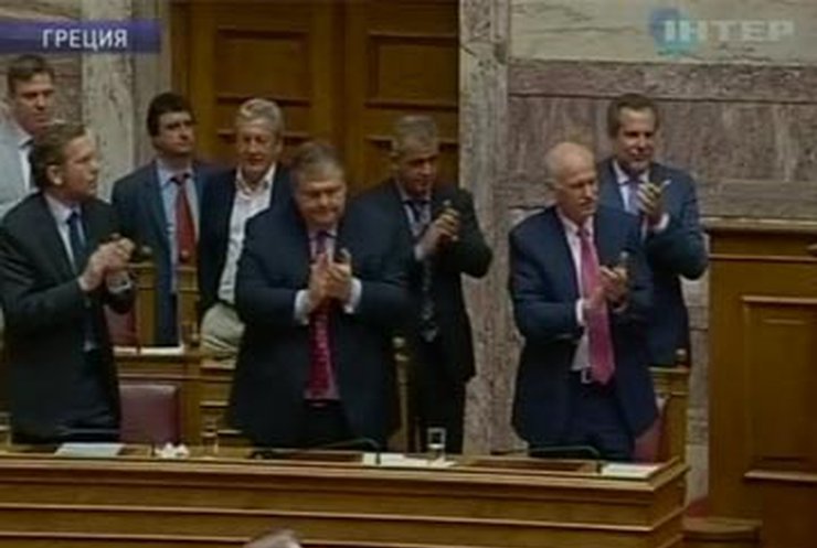 Власти Греции выразили доверие премьер-министру Папандреу