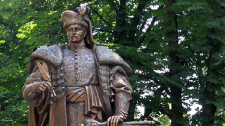 В Киеве открыли памятник Пилипу Орлику