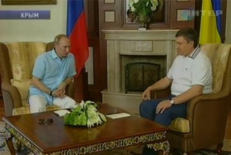 Янукович с Путиным неформально пообщались