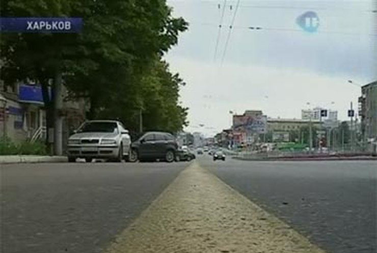 В Харькове для общественного транспорта выделили отдельные полосы дорог