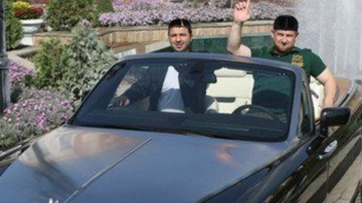 Пользователи Сети увидели автопарк Кадырова