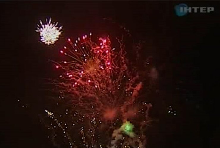 Ко Дню Конституции на Майдане прошел масштабный концерт