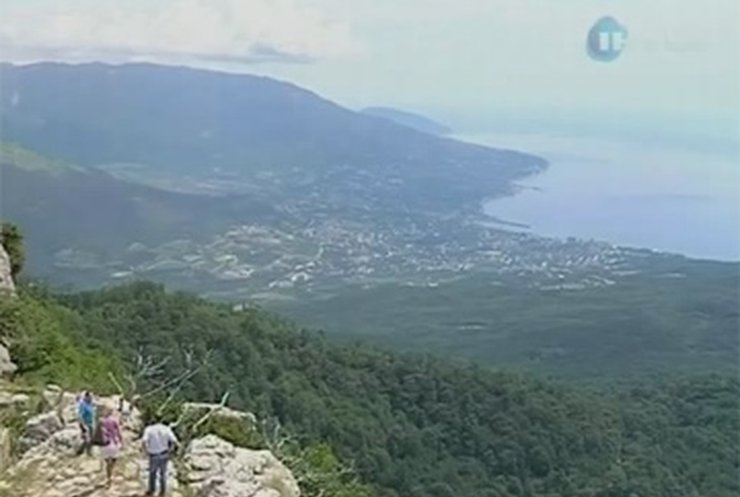 Предприниматели Крыма спорят о законности торговли на Ай-Петри