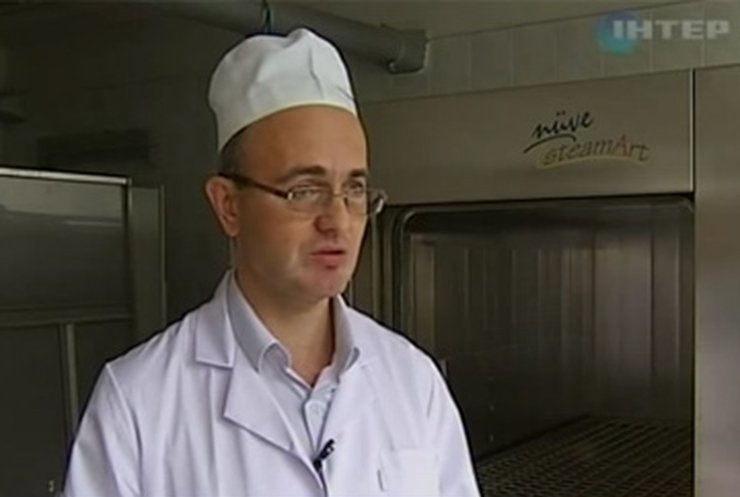 Киевский онколог провел две уникальных операции