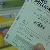 В Европе раскупают лотерейные билеты в надежде рекордного джекпота