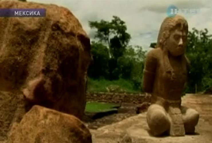Мексиканские археологи обнаружили тысячелетние статуи майа