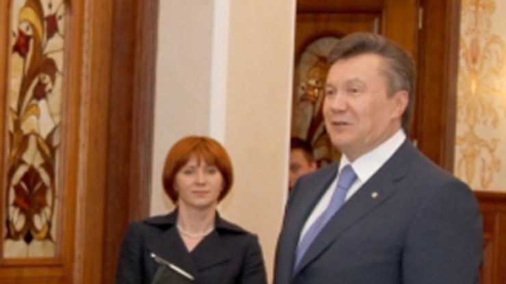Пресс-секретарь согласовывала с журналистами темы вопросов к Януковичу