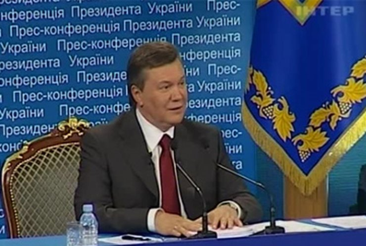 Президент рассказал журналистам о Тимошенко и Олимпиаде в Карпатах