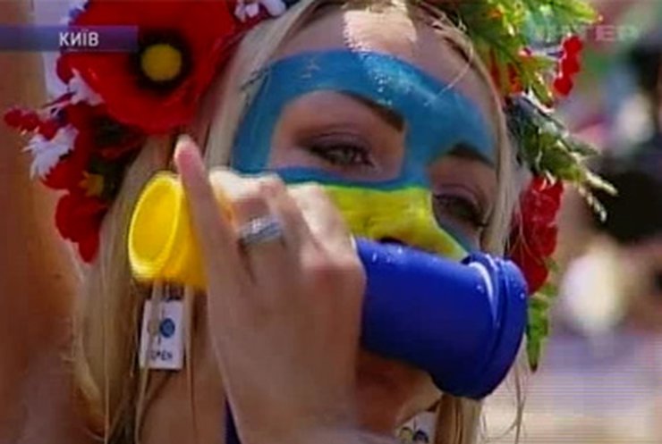 Активистки Femen протестовали против отключений горячей воды