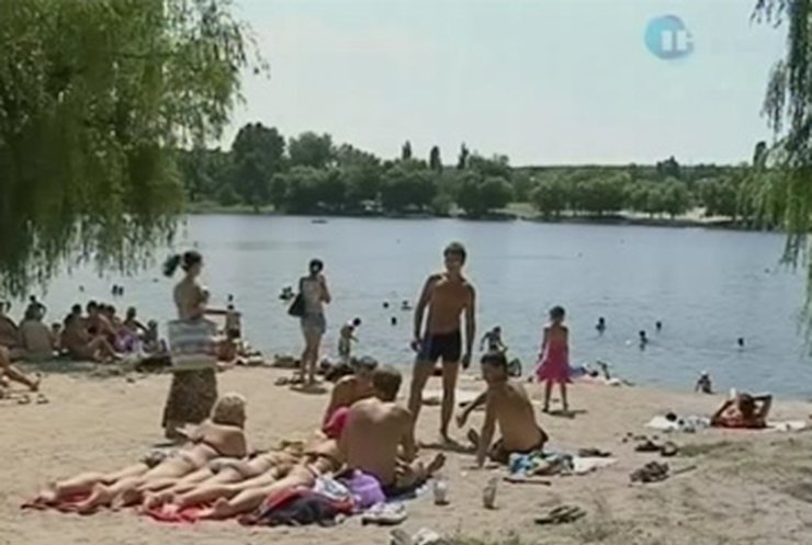 В Харькове запретили купаться на половине городских пляжей