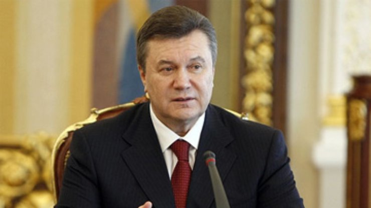 Янукович отменил свой визит в Севастополь на празднование Дня ЧФ