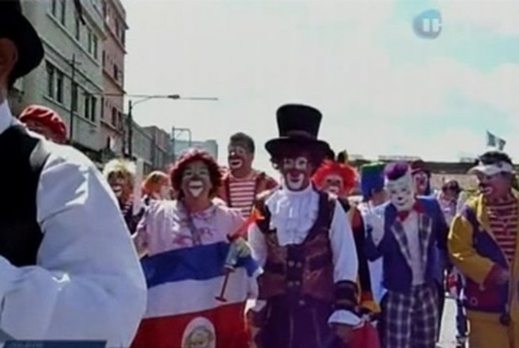 В Гватемале проходит всемирный конгресс клоунов