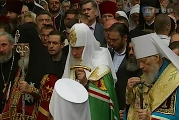 Патриарх Кирилл провел литургию к дню Крещения Руси