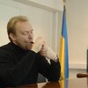 Волга сидит в компании с Пукачем, а в его доме после обыска пусто