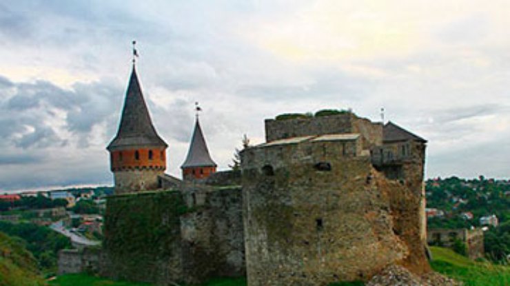 Рухнула башня "Старой Крепости" в Каменец-Подольском