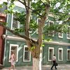 В Херсоне горит Дом Суворова: Пожарных бьет током