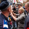 Тимошенко посадили в автозак