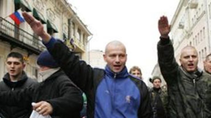 Четверть старшеклассников в Москве оправдывают неонацизм