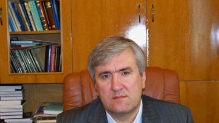 Янукович сделал "заслуженным деятелем" своего политтехнолога