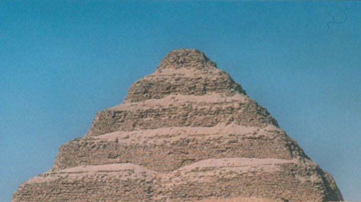 Древнейшая пирамида Египта может рухнуть