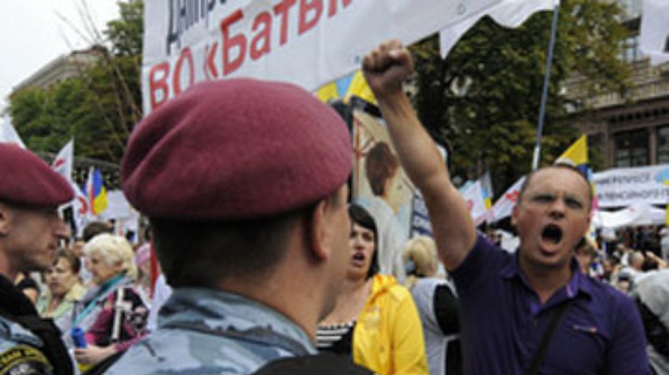 С утра на Крещатике стало больше противников Тимошенко