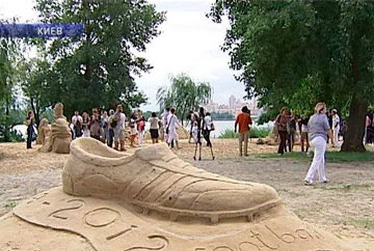 В Киеве открылся фестиваль песчаной скульптуры