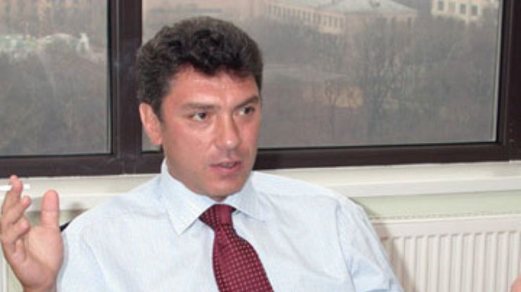 Немцов: Украина делает разворот в сторону авторитарной России