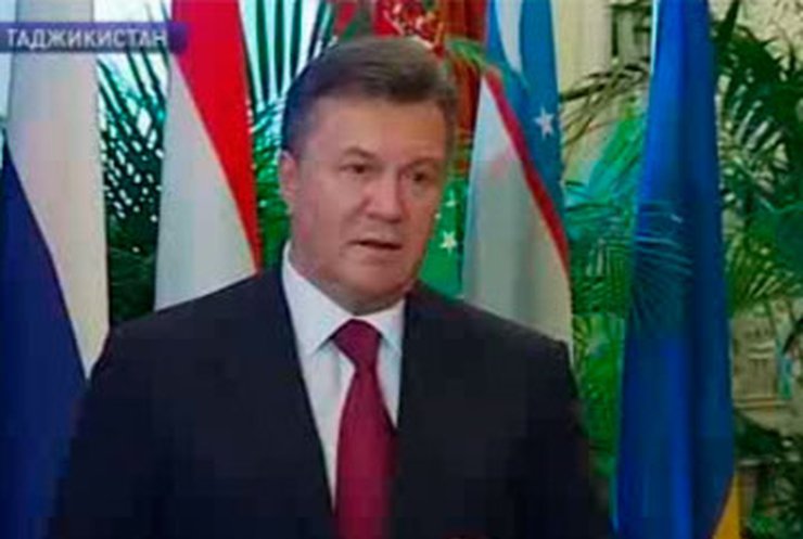 Янукович не хочет судиться с Москвой
