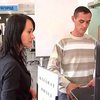 В венгерских консульствах начали брать отпечатки пальцев у жителей приграничной зоны