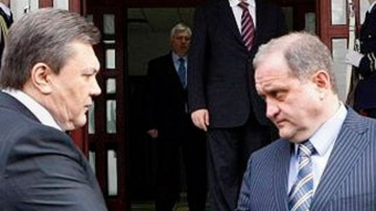 Янукович потребовал от Могилева доказать, что коррупция в ГАИ исчезает