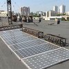 В Киеве на крыше одного из домов установили солнечные батареи