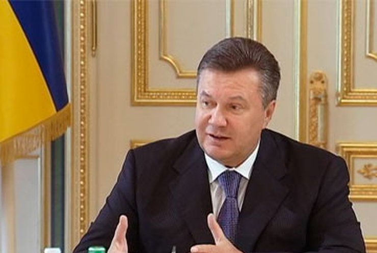 Янукович хочет смягчить наказание за экономические преступления