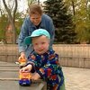 Скоро пенсионеры смогут усыновлять детей