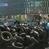 В центре Варшавы соревновались любители урбанатлона