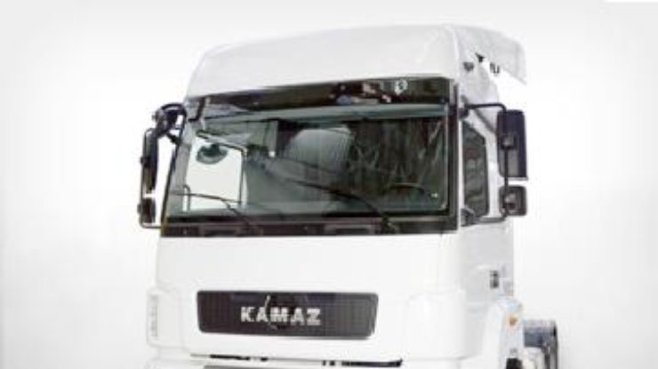 Компании Daimler и КАМАЗ презентовали в Москве новый грузовик