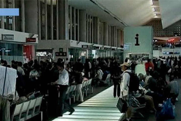В Мехико без света остался аэропорт