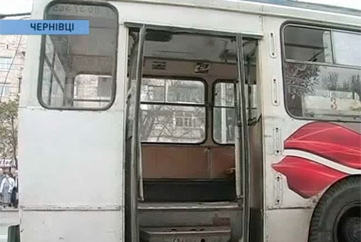 В Черновцах девушка погибла под колесами троллейбуса
