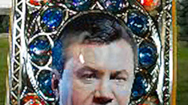 В Луганске на выставке показали икону Януковича