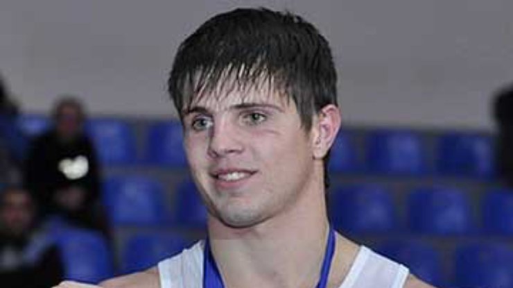 Хитров победил серба и обеспечил медаль ЧМ по боксу