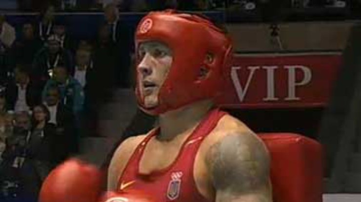 Хитров и Усик вышли в финал ЧМ по боксу