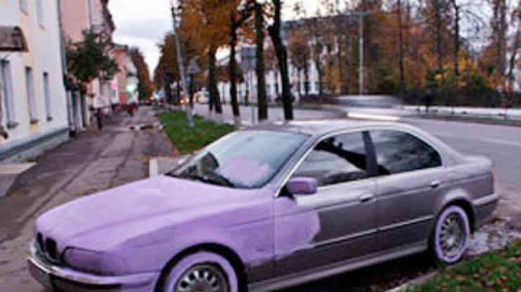 В Новгороде маляры отомстили неудачно припарковавшемуся водителю