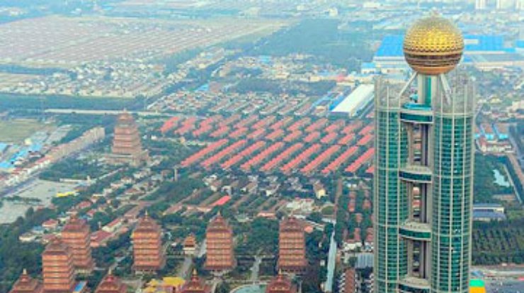 Китайская деревня в складчину построила 61-этажный отель