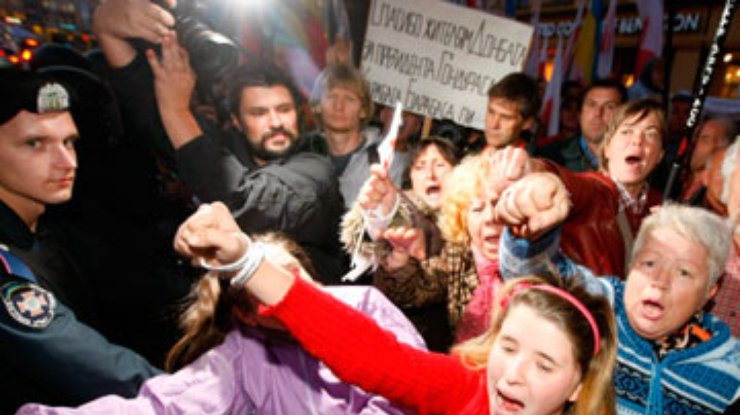 Милиция задерживает сторонников Тимошенко на Крещатике